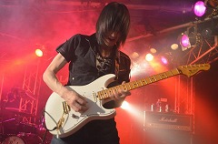 11851050_2035619831_50large.jpg